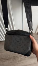 Louis vuitton trio messenger, Ophalen of Verzenden, Zo goed als nieuw, Zwart