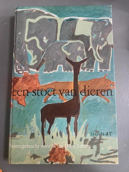 Een stoet van dieren - Wim Hora Adema, Boeken, Kinderboeken | Jeugd | 10 tot 12 jaar, Gelezen, Ophalen of Verzenden