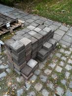 Gratis Vierkante Steentjes 14x14x7cm, Tuin en Terras, Tegels en Klinkers, Ophalen, Gebruikt, Klinkers, Minder dan 5 m²