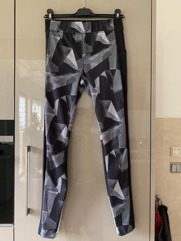 DOMYOS zwart/grijs/witte stretch sportbroek, maat XS beschikbaar voor biedingen