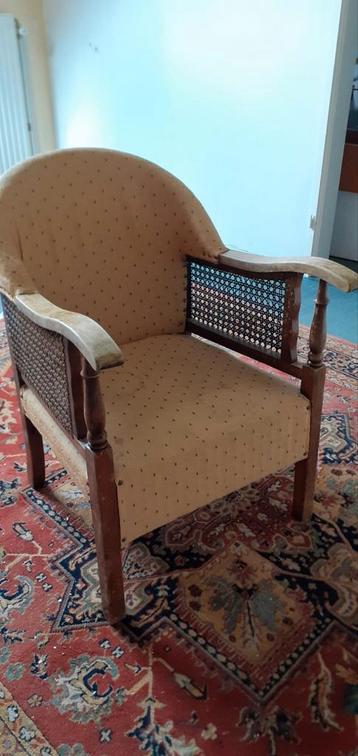 vintage stoelen opknappers beschikbaar voor biedingen