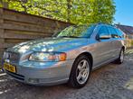 Volvo V70 2.4 140PK 2007 Youngtimer, Xenon, NL auto, Auto's, Voorwielaandrijving, 1800 kg, Zwart, 1470 kg