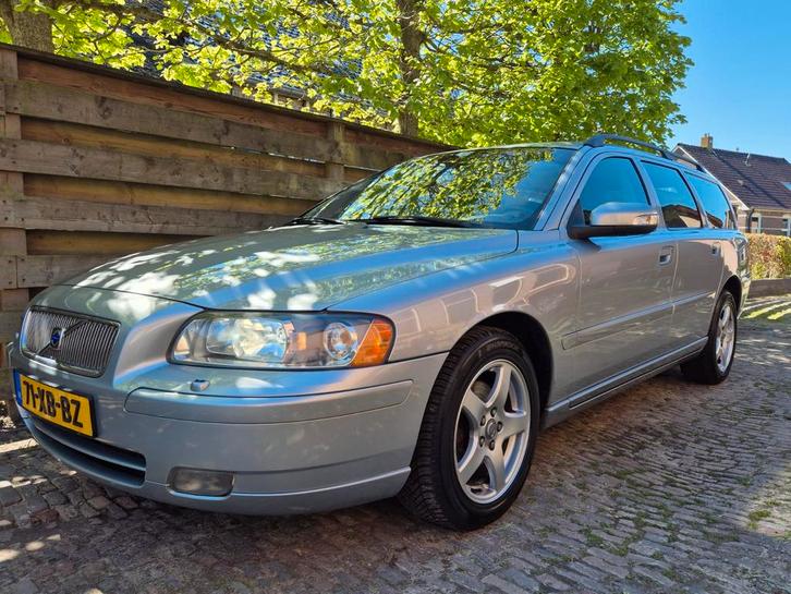 Volvo V70 2.4 140PK 2007 Youngtimer, Xenon, NL auto, Auto's, Volvo, Bedrijf, V70, ABS, Airbags, Airconditioning, Alarm, Bluetooth