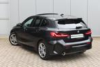 BMW 1 Serie 118i High Executive M Sport Automaat / Panoramad, 136 pk, Gebruikt, Met garantie (alle), Alcantara