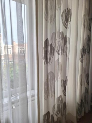 gordijnen en vitrage beschikbaar voor biedingen