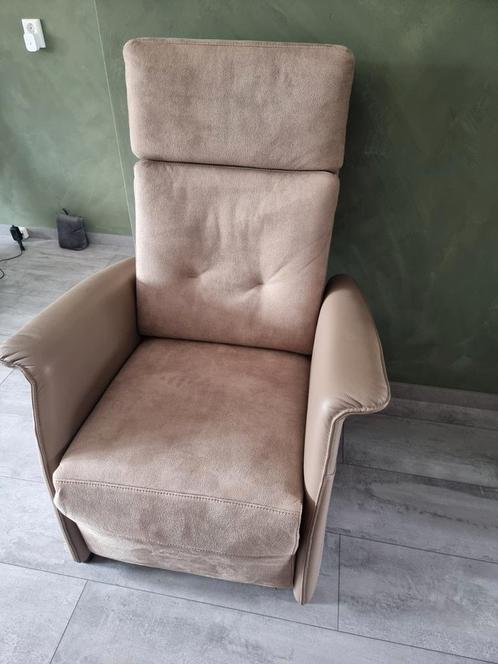 Elektrische Relaxstoel met Sta-op Functie - Nieuwstaat, Huis en Inrichting, Fauteuils, Nieuw, Metaal, Stof, 50 tot 75 cm, Minder dan 75 cm