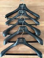 5 designer kledinghangers in prima staat, ISAiA, Zegna, Ophalen of Verzenden, Zo goed als nieuw, Hout