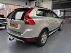 Volvo XC60 2.0T Momentum |Trekhaak|Leder|NAP|, Auto's, Euro 5, Beige, 4 cilinders, Bedrijf