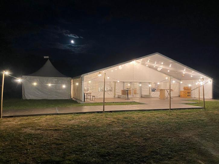 Trouwen met de mooiste tenten en inrichting., Hobby en Vrije tijd, Feestartikelen, Nieuw, Versiering, Ophalen of Verzenden