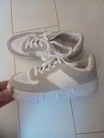 Sneakers grijs/beige wit, Kleding | Dames, Schoenen, Ophalen of Verzenden, Wit, Zo goed als nieuw, Sneakers of Gympen