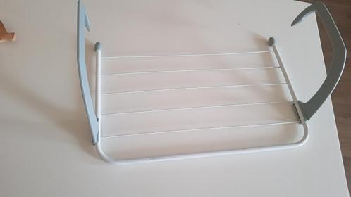 Gratis ophalen klein wasrekje, inklapbaar en verstelbaar., Huis en Inrichting, Woonaccessoires | Dienbladen, Gebruikt, Hout, Ophalen