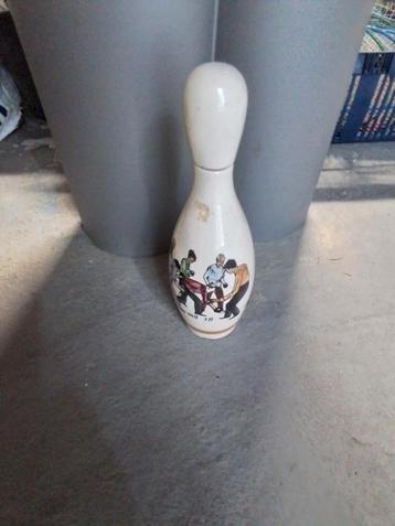 Porselein kegel bowlen  oude dop kan er af interessen bel beschikbaar voor biedingen