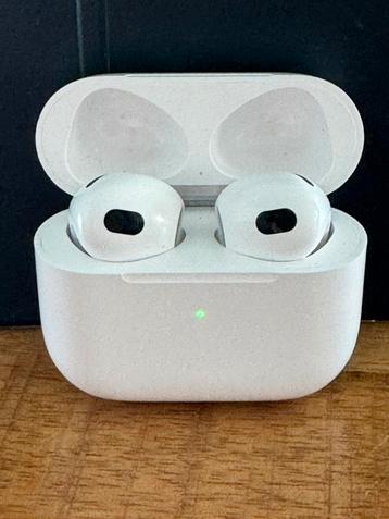 Airpods derde generatie (2025)1x gebruikt. beschikbaar voor biedingen