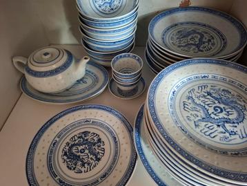 Chinees servies, blauw/wit, dragon design beschikbaar voor biedingen