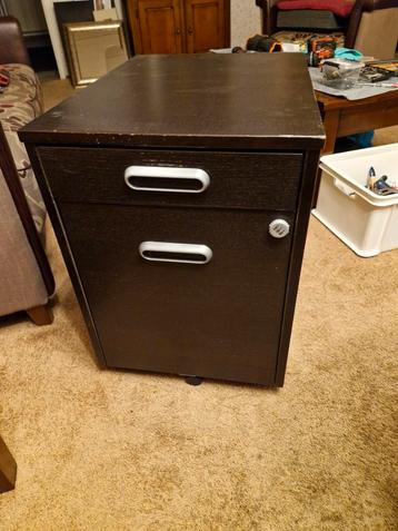 Bureau Kastje met Laden beschikbaar voor biedingen