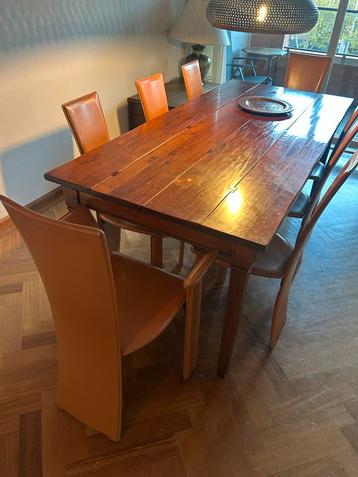 Mahonie Houten Eettafel beschikbaar voor biedingen