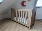 Ledikant, commode en wandrek houtlook merk TWF, Kinderen en Baby's, Kinderkamer | Complete kinderkamers, Ophalen, Zo goed als nieuw