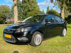 Ford Focus Limited 1.8 2010 met Trekhaak, NIEUWE APK!, Auto's, 4 cilinders, 1207 kg, Zwart, Grijs