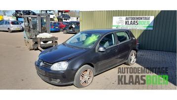 Voorbumper van een Volkswagen Golf beschikbaar voor biedingen