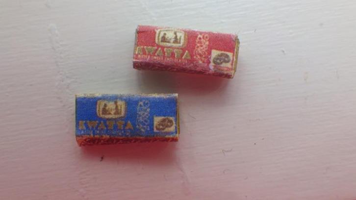 Poppenhuis: Reep Kwatta Chocolade, Verzamelen, Poppenhuizen en Toebehoren, Zo goed als nieuw, Poppenhuis, Ophalen of Verzenden