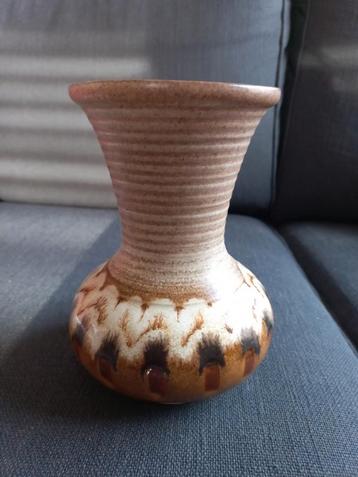 Vintage Aardewerk Vaas beschikbaar voor biedingen
