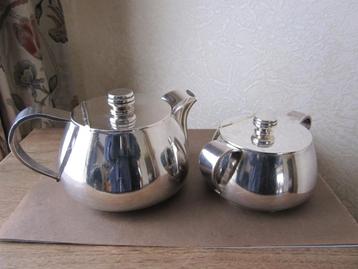 Art deco verzilverde Wiskemann teapot en en suikerpot 1930  beschikbaar voor biedingen