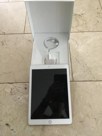 Apple Wifi Ipad 6e generatie 32 GB beschikbaar voor biedingen