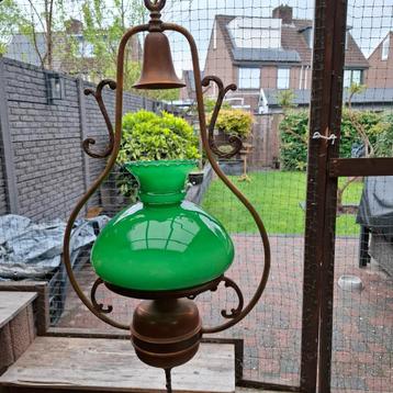 antieke lamp beschikbaar voor biedingen