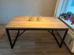 Mooie Eettafel met Metalen Onderstel, Ophalen, 100 tot 150 cm, Zo goed als nieuw, 150 tot 200 cm