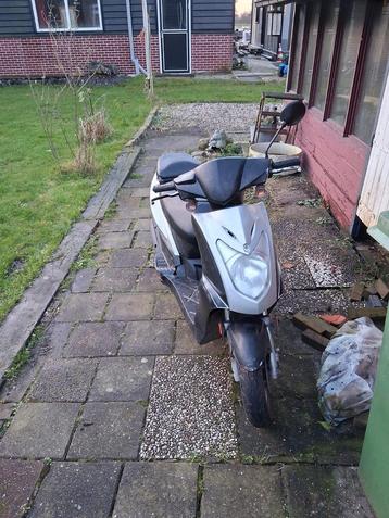 kymco aqility 12 inch blauw kenteken  beschikbaar voor biedingen