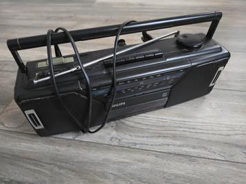 Vintage Philips Radio met Cassettespeler beschikbaar voor biedingen