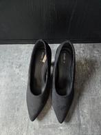 Pumps  zwart suède Bluebox (39), Ophalen of Verzenden, Zo goed als nieuw, Zwart