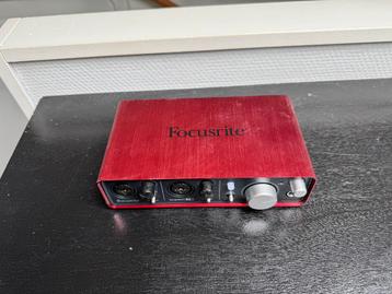 Focusrite Scarlett 2i2 Audio Interface beschikbaar voor biedingen