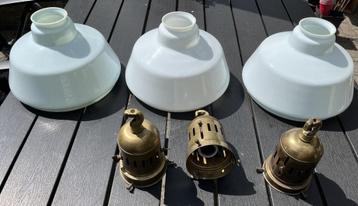 drie mooie kerk lampen met fitting en ophanging, antiek beschikbaar voor biedingen