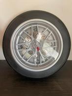 Autoband klok wandklok, Huis en Inrichting, Ophalen, Zo goed als nieuw, Wandklok