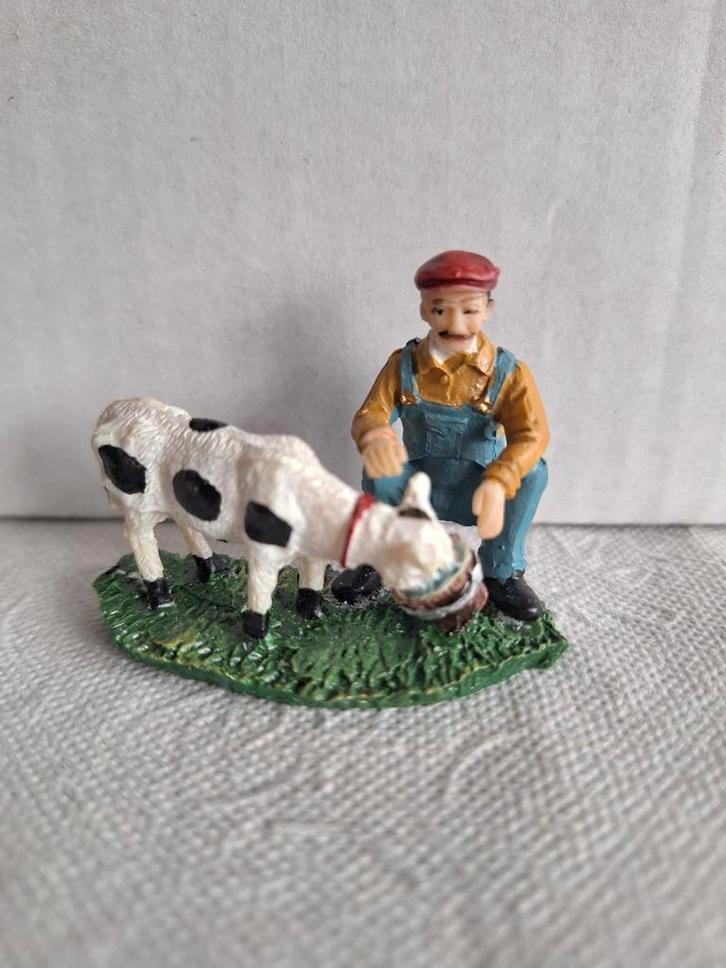 Lemax Boer met Koe, Verzamelen, Beelden en Beeldjes, Zo goed als nieuw, Mens, Ophalen of Verzenden