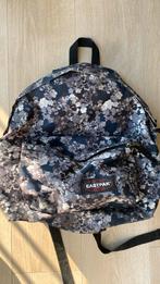 Eastpak bloemen rugzak, Sieraden, Tassen en Uiterlijk, Tassen | Rugtassen, Ophalen of Verzenden, Gebruikt, Overige merken, 30 tot 45 cm