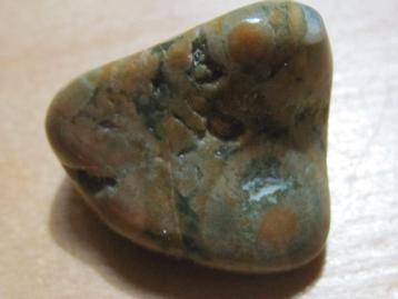 ede. 5x aparte edelsteen REGENWOUD RHYOLIET (2) beschikbaar voor biedingen