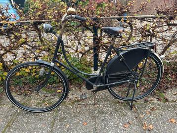 Brocante oma fiets beschikbaar voor biedingen