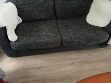 2zits bank en 2rode relax stoelen 