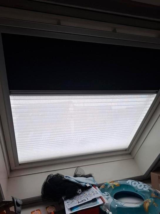 VELUX verduisterend rolgordijn + plissé DFD S06 3009S, Huis en Inrichting, Stoffering | Gordijnen en Lamellen, Zo goed als nieuw
