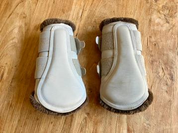 Beenbeschermers Eskadron Platinum Edition beschikbaar voor biedingen