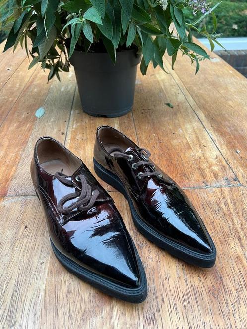 -Pertini leren lakschoen maat 39 euro 29,95 zgan, Kleding | Dames, Schoenen, Zo goed als nieuw, Instappers, Overige kleuren, Ophalen of Verzenden