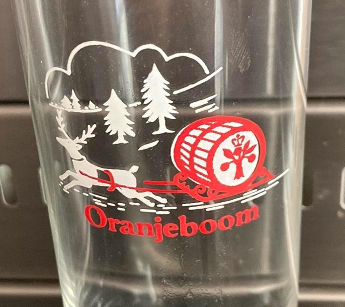 2 Jaren 60 Bier glazen Oranjeboom Kerstuitvoering Prijs Stuk, Verzamelen, Biermerken, Zo goed als nieuw, Glas of Glazen, Oranjeboom
