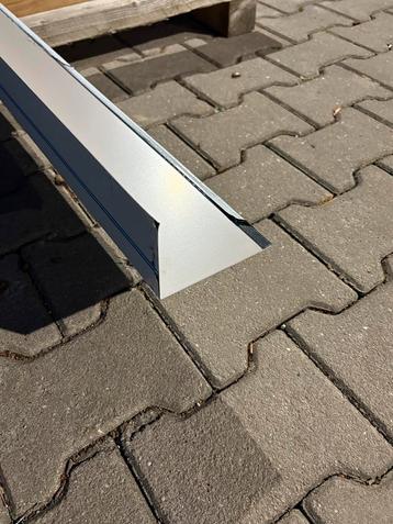 Stalen buitenhoek 80x120x3170 antraciet beschikbaar voor biedingen