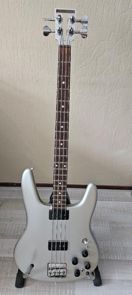 Travis Bean aluminium 4-string bass, Muziek en Instrumenten, Snaarinstrumenten | Gitaren | Bas, Gebruikt, Elektrisch, Ophalen