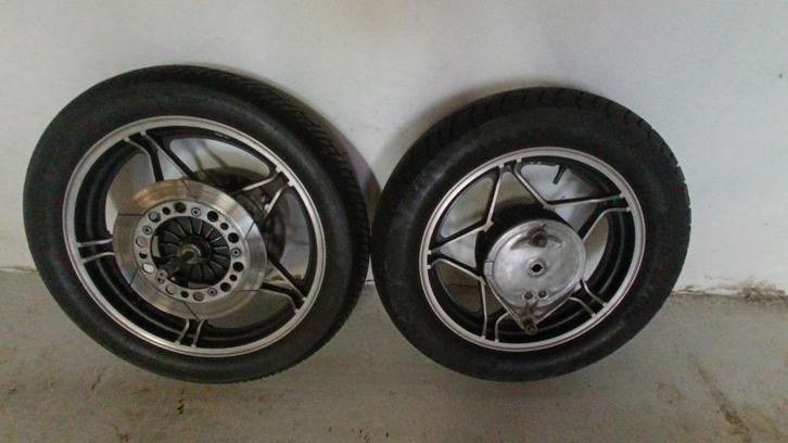 Voor- en achterwiel Honda Magna VF750C (1982), Motoren, Onderdelen | Honda, Gebruikt, Ophalen