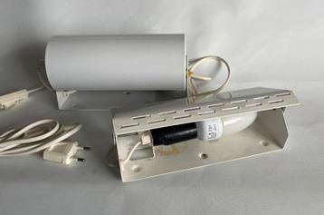 2 wandlampjes, 1x IKEA V413 en 1x Massive(?) beschikbaar voor biedingen