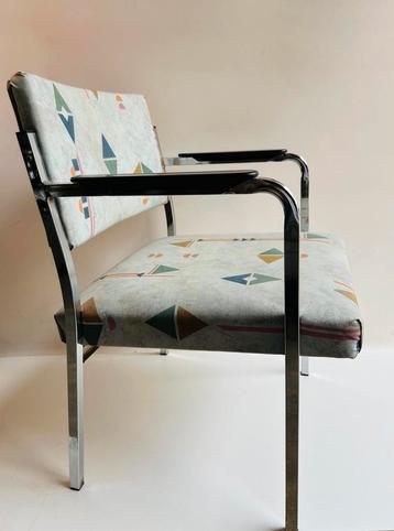 Jaren 80 stoelen (2) met armleggers beschikbaar voor biedingen