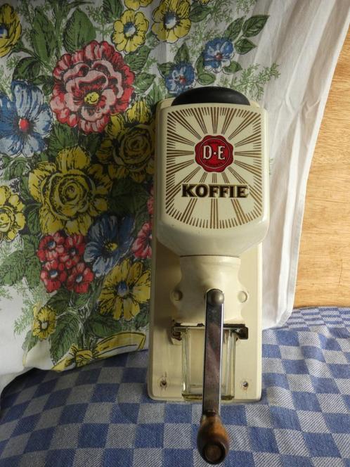 Douwe Egberts koffiemolen/ wandkoffiemolen/ DE koffiemolen, Antiek en Kunst, Antiek | Keukenbenodigdheden, Ophalen of Verzenden